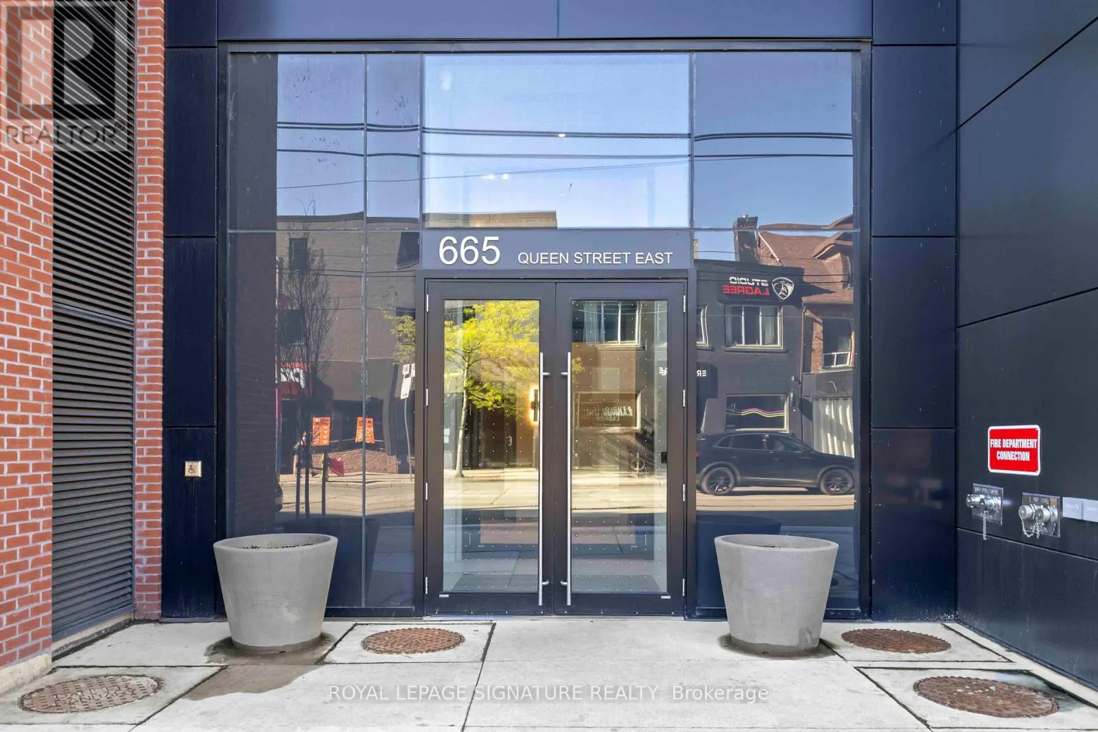 313 - 665 QUEEN STREET E