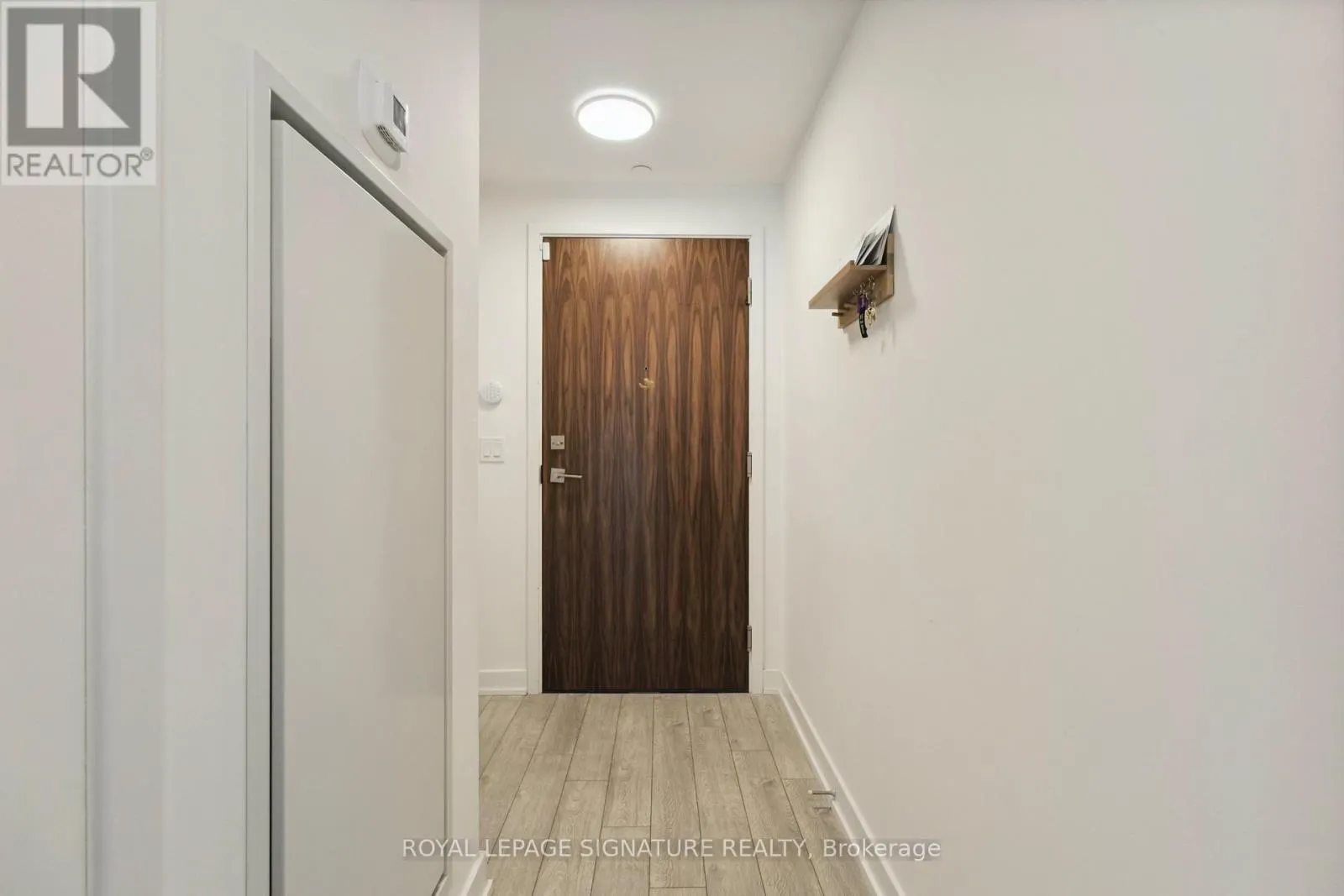 313 - 665 QUEEN STREET E