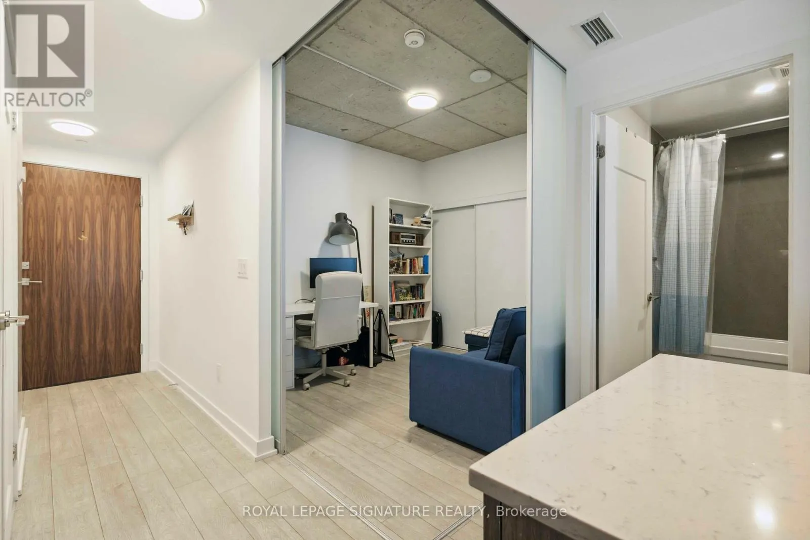 313 - 665 QUEEN STREET E
