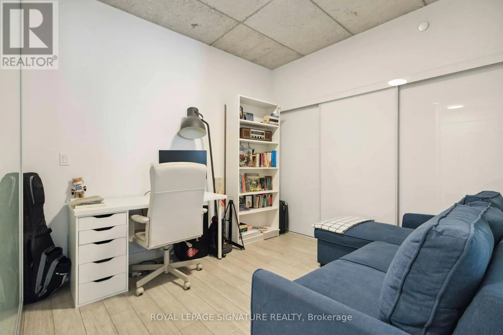 313 - 665 QUEEN STREET E