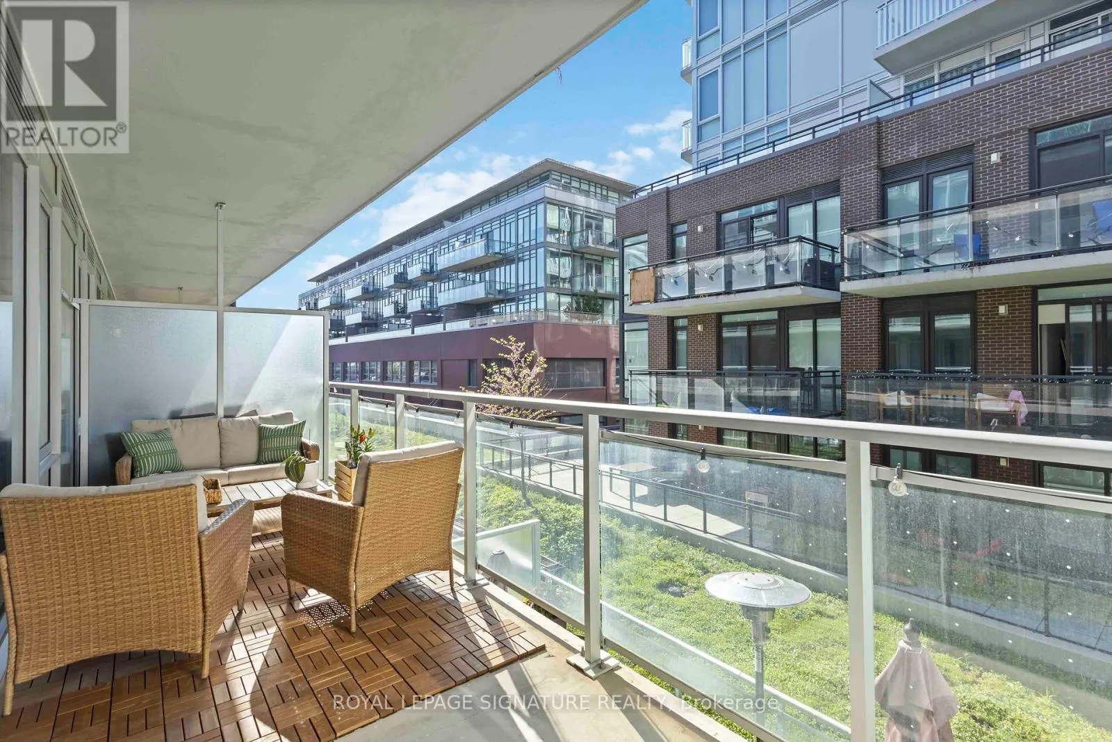 313 - 665 QUEEN STREET E