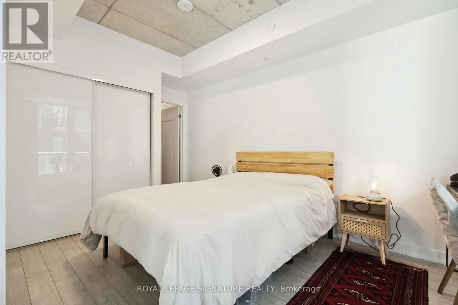 313 - 665 QUEEN STREET E