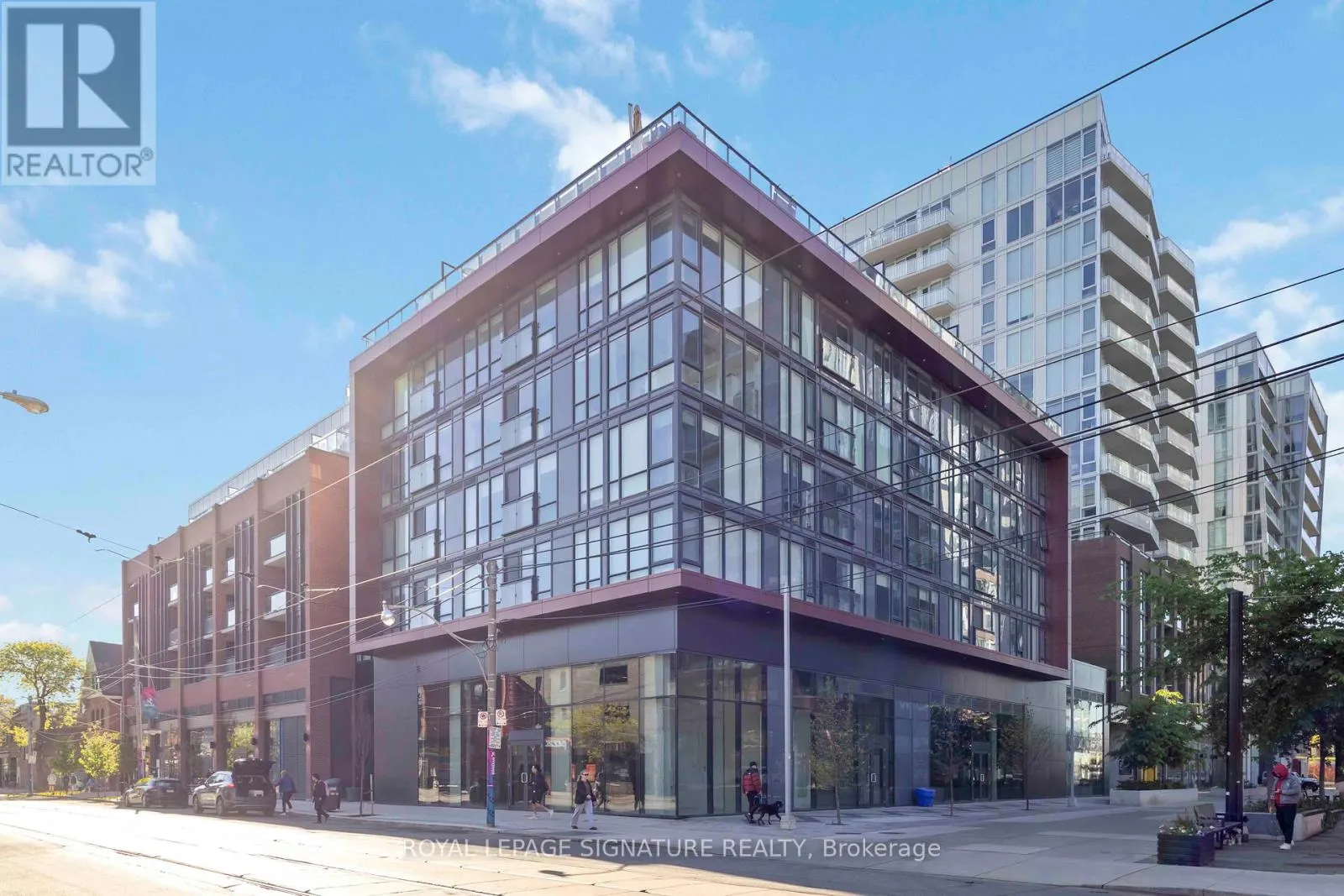 313 - 665 QUEEN STREET E