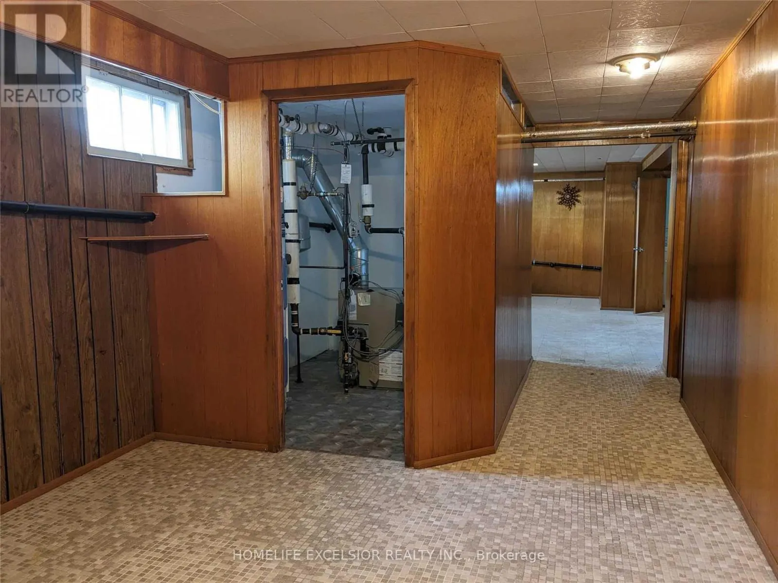1482 SIMCOE STREET N