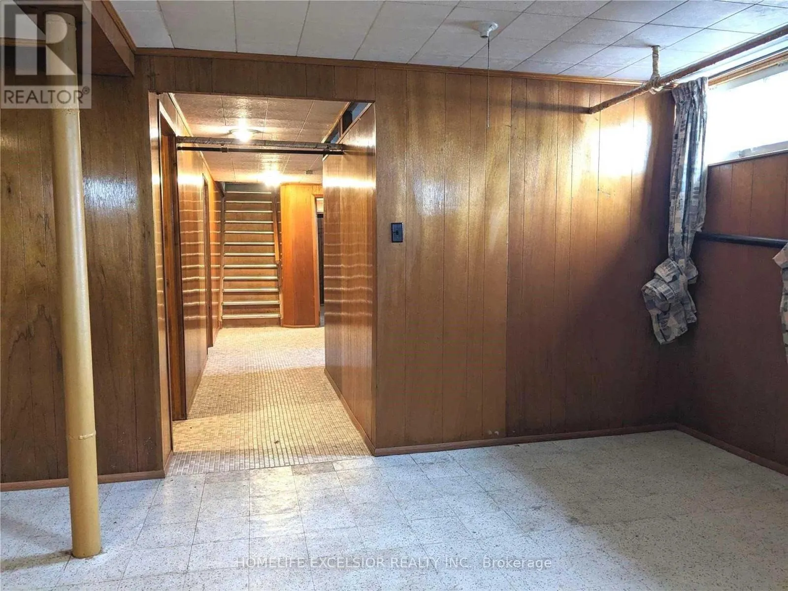 1482 SIMCOE STREET N