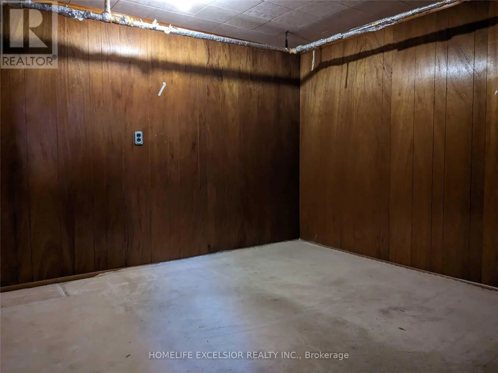 1482 SIMCOE STREET N