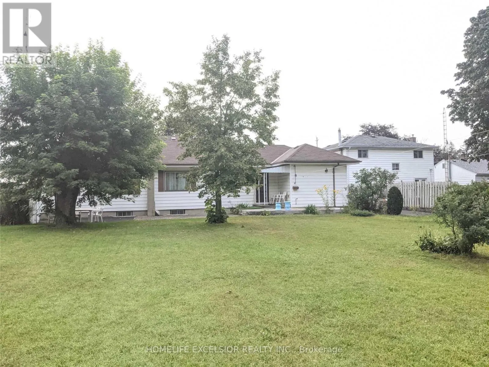 1482 SIMCOE STREET N