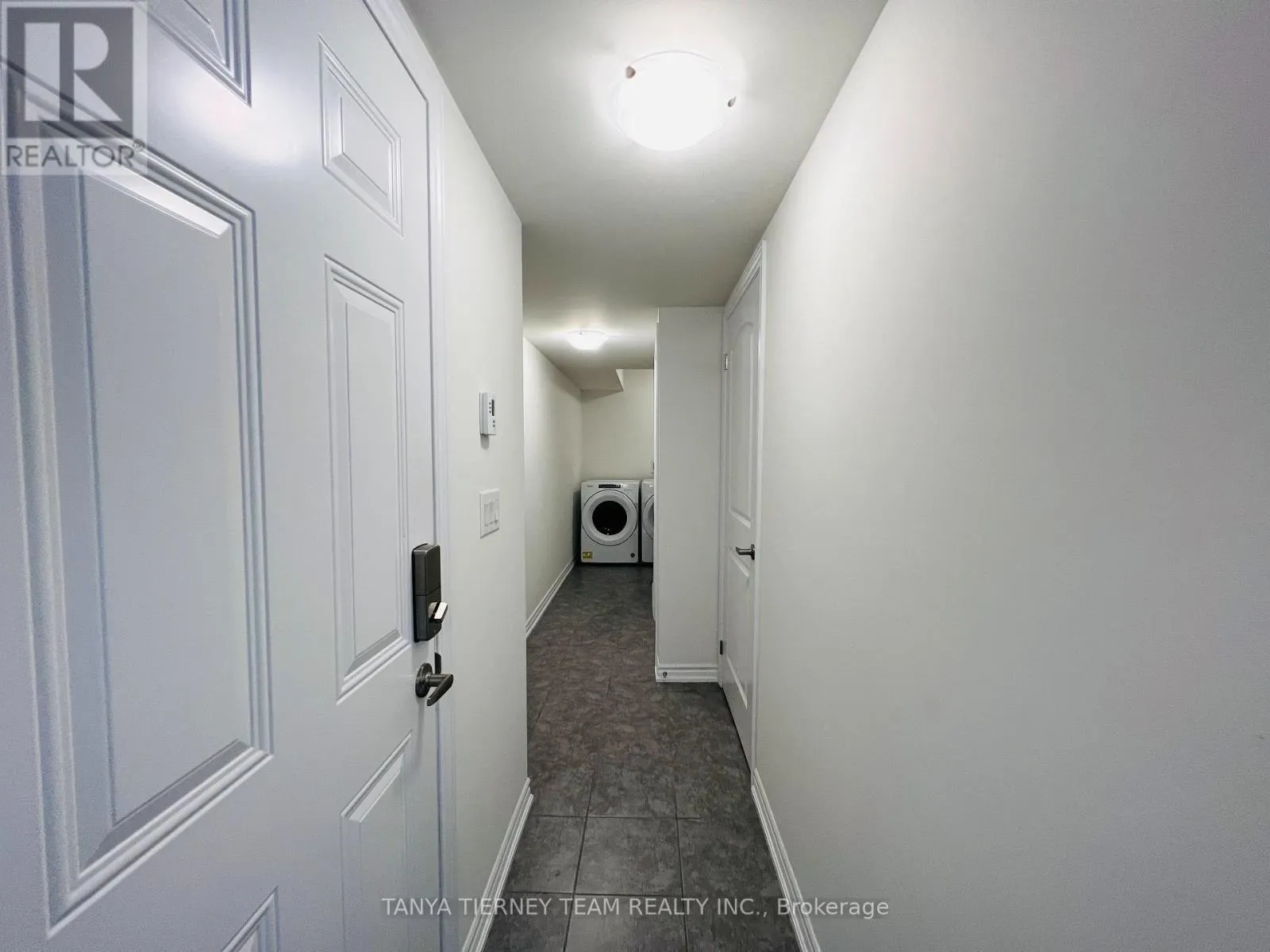 54 PORCELAIN WAY