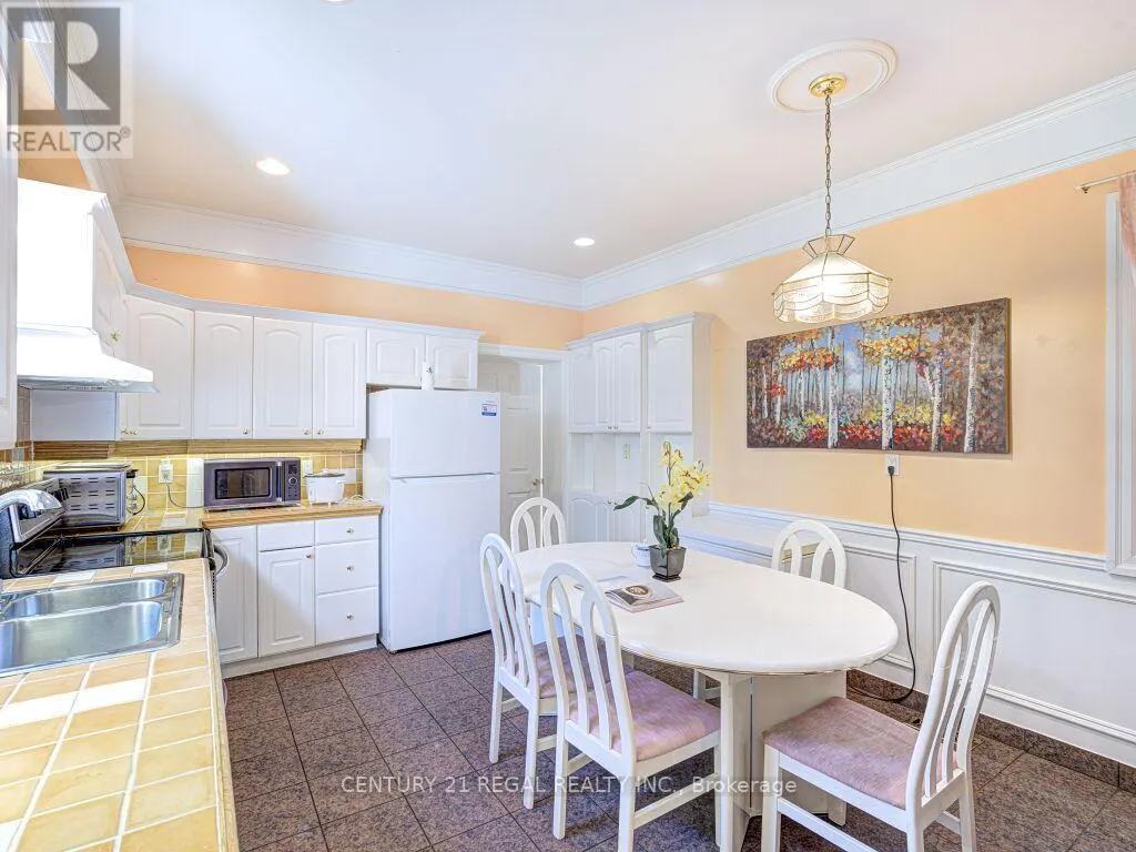 11 MIDBURN AVENUE
