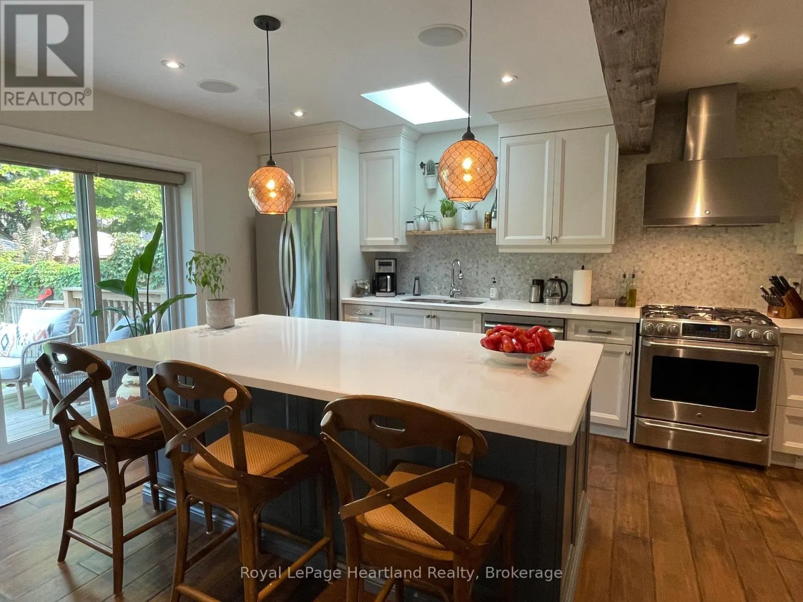15 SCARBOROUGH HEIGHTS BOULEVARD
