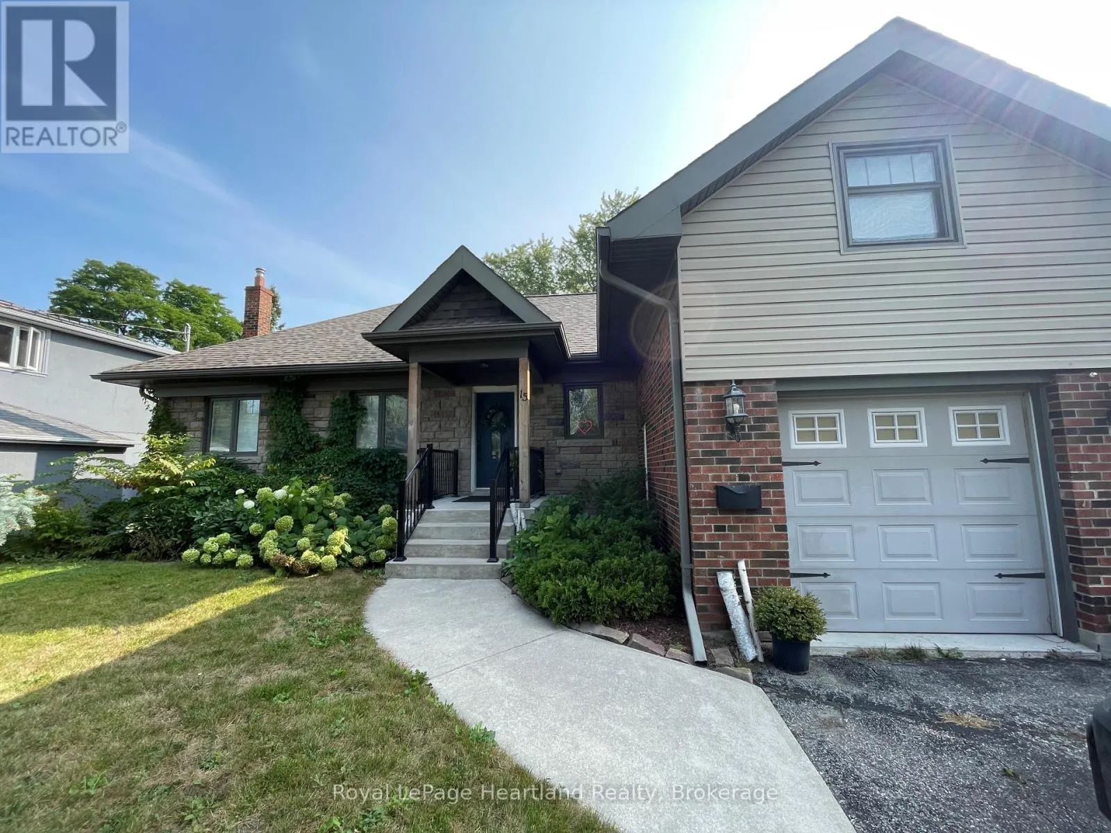 15 SCARBOROUGH HEIGHTS BOULEVARD