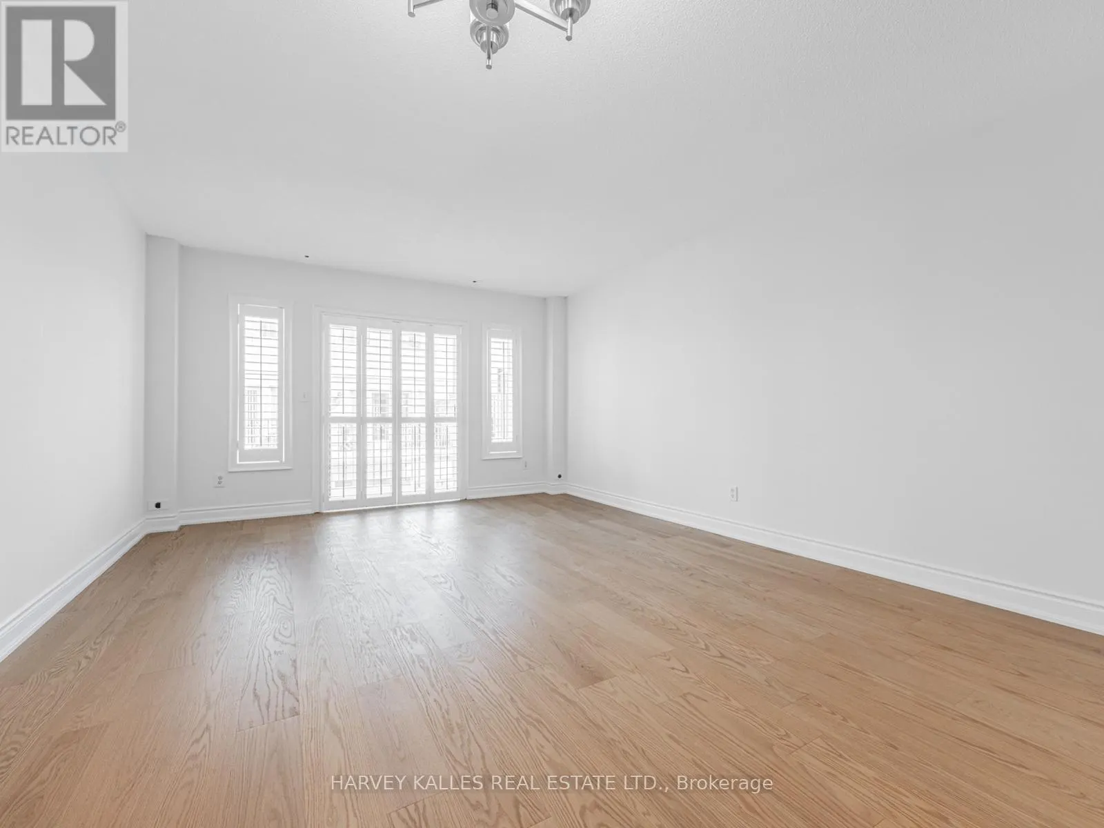 521 - 83 MONDEO DRIVE