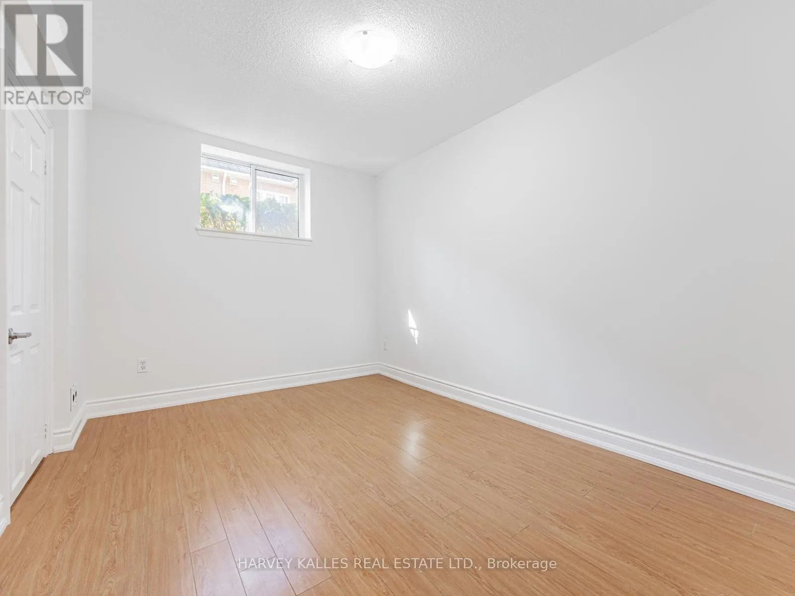 521 - 83 MONDEO DRIVE