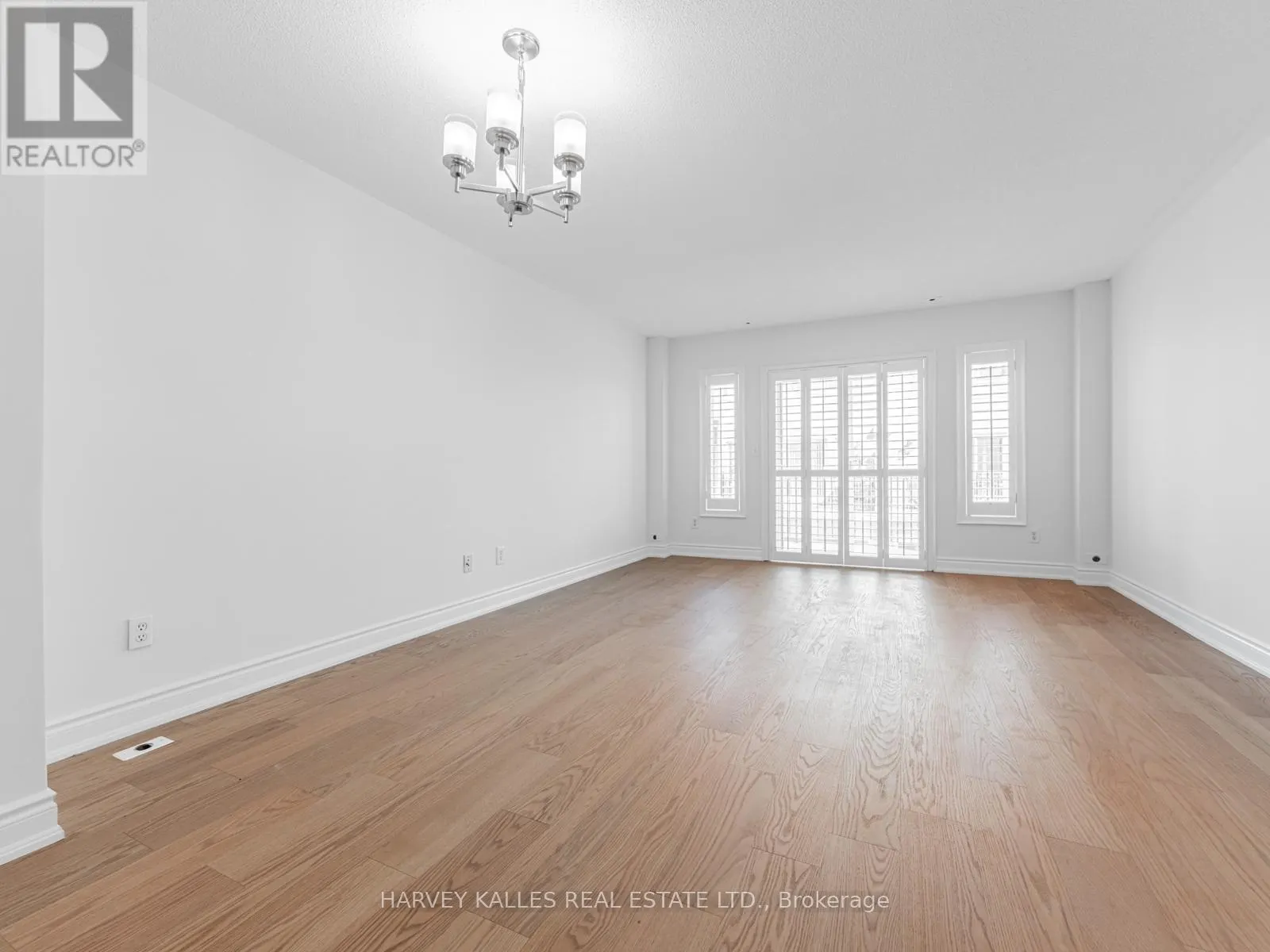 521 - 83 MONDEO DRIVE