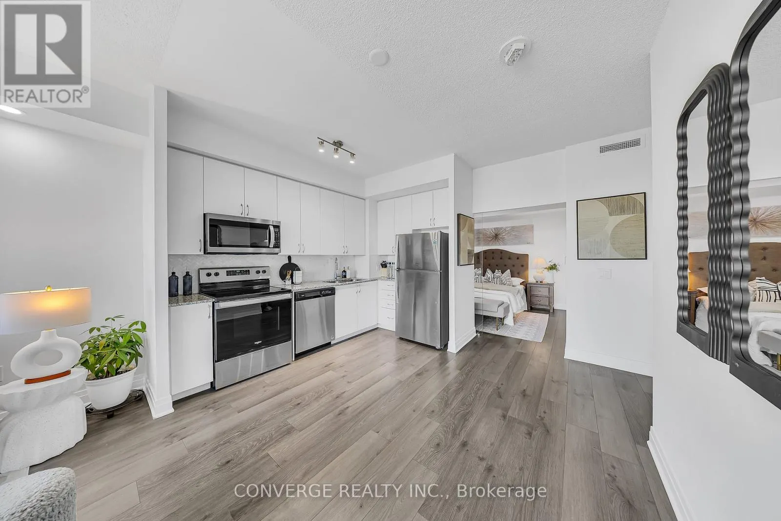 1310 - 3220 SHEPPARD AVENUE E
