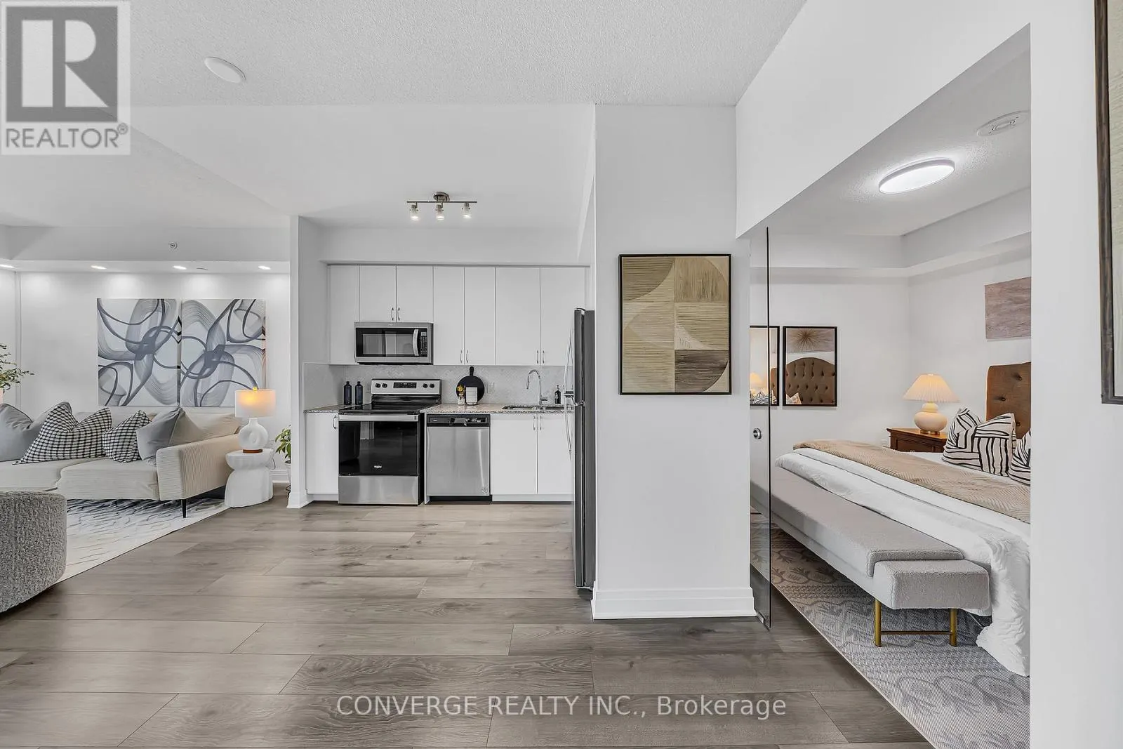 1310 - 3220 SHEPPARD AVENUE E