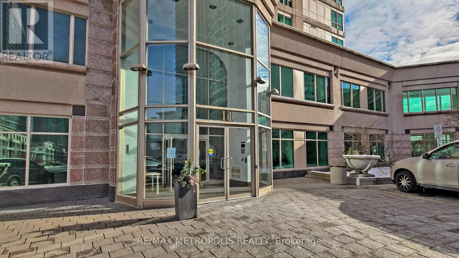 1505 - 11 LEE CENTRE DRIVE