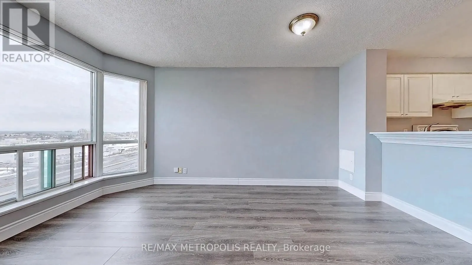 1505 - 11 LEE CENTRE DRIVE