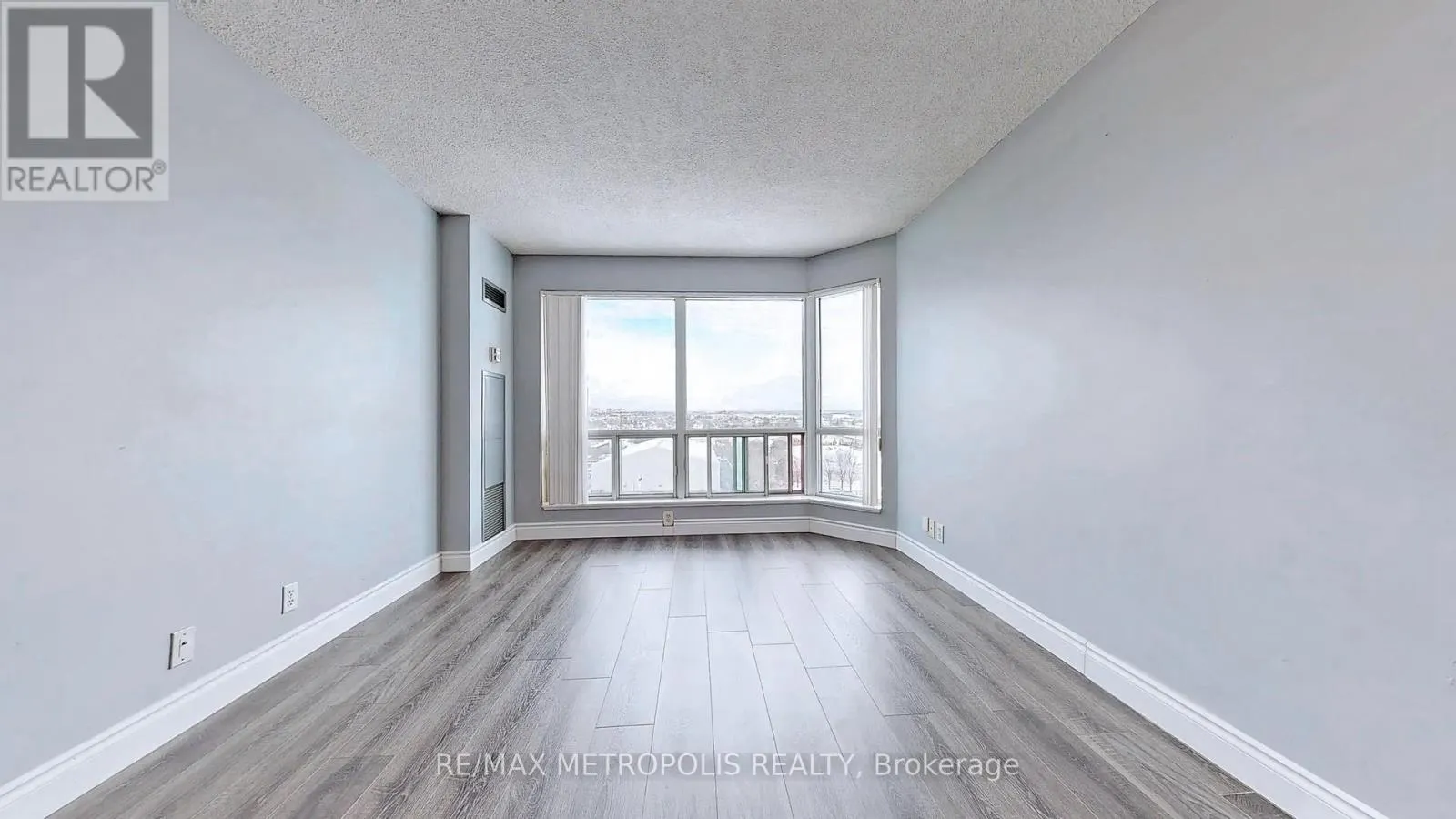 1505 - 11 LEE CENTRE DRIVE