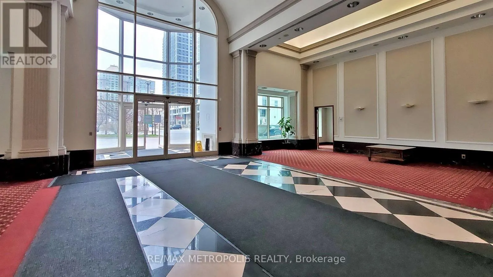 1505 - 11 LEE CENTRE DRIVE