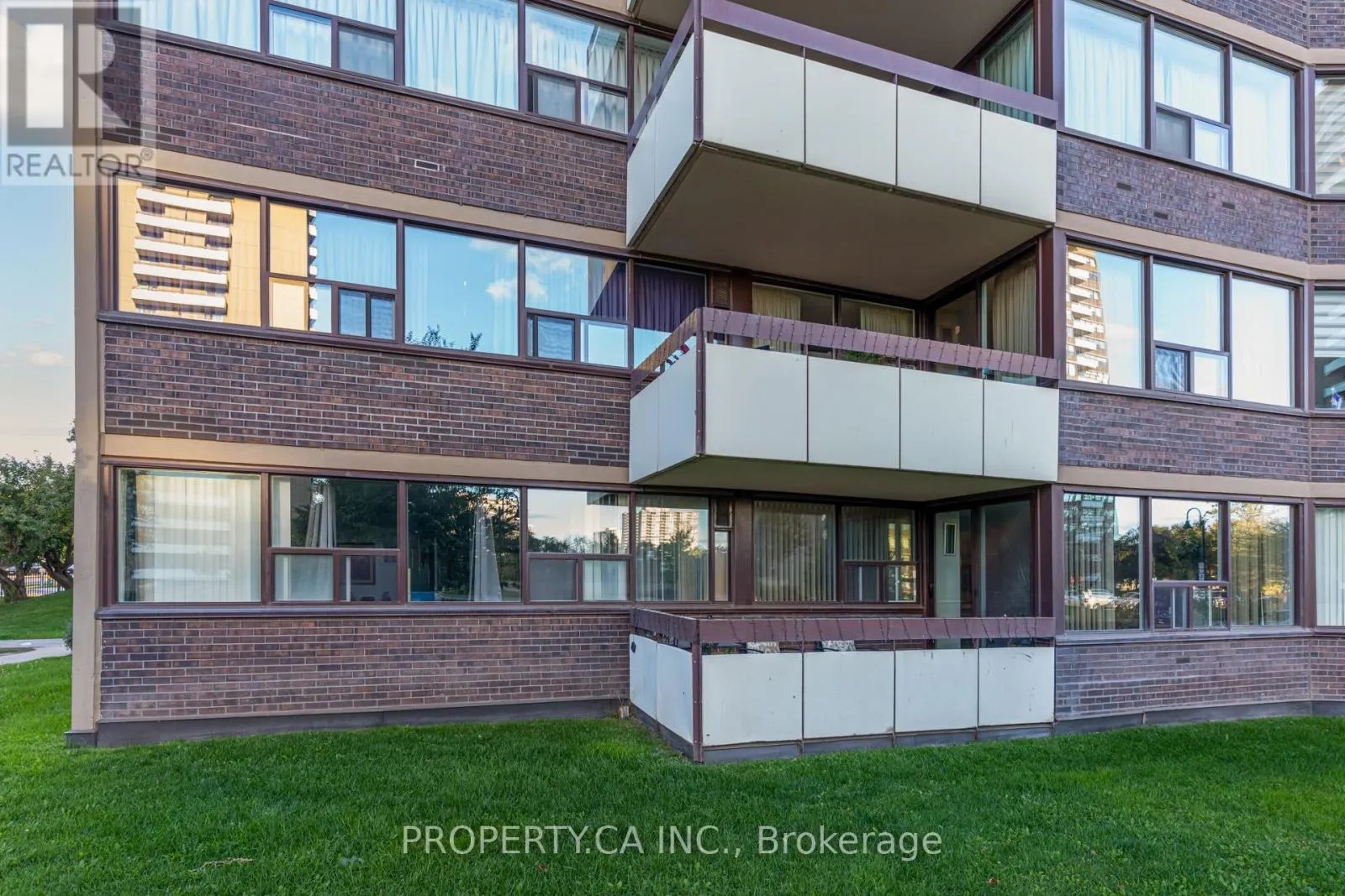 106 - 45 HUNTINGDALE BOULEVARD