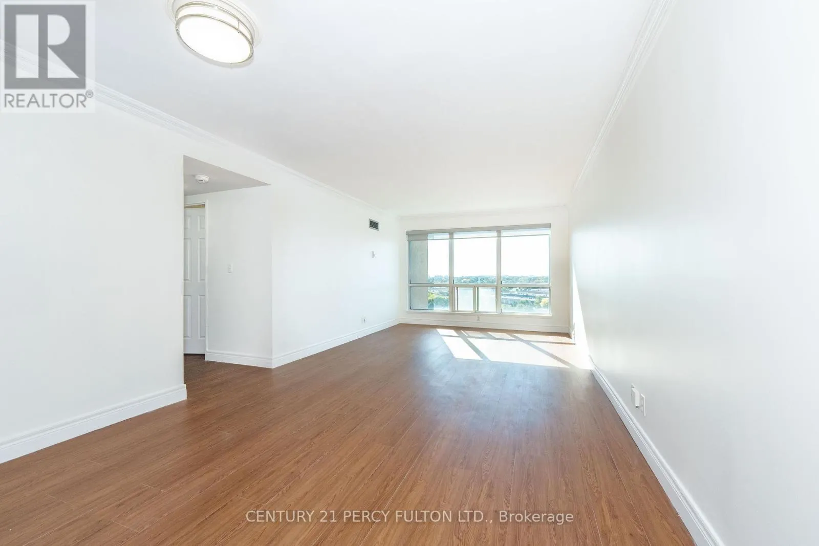 1007 - 8 LEE CENTRE DRIVE