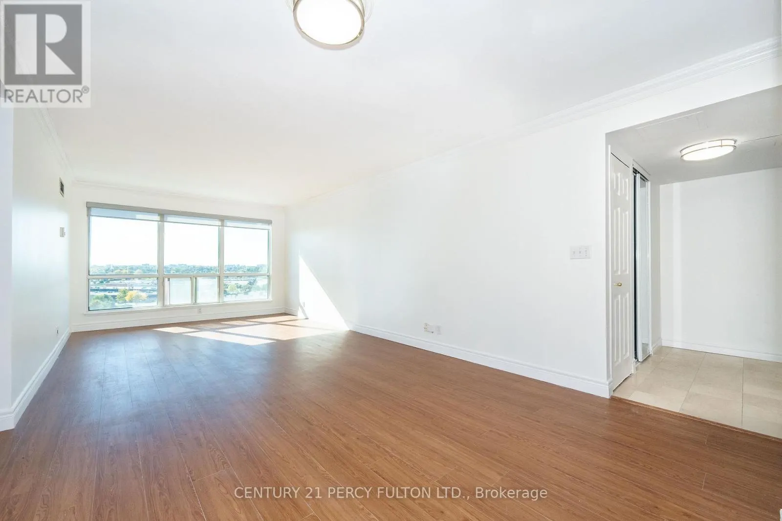 1007 - 8 LEE CENTRE DRIVE