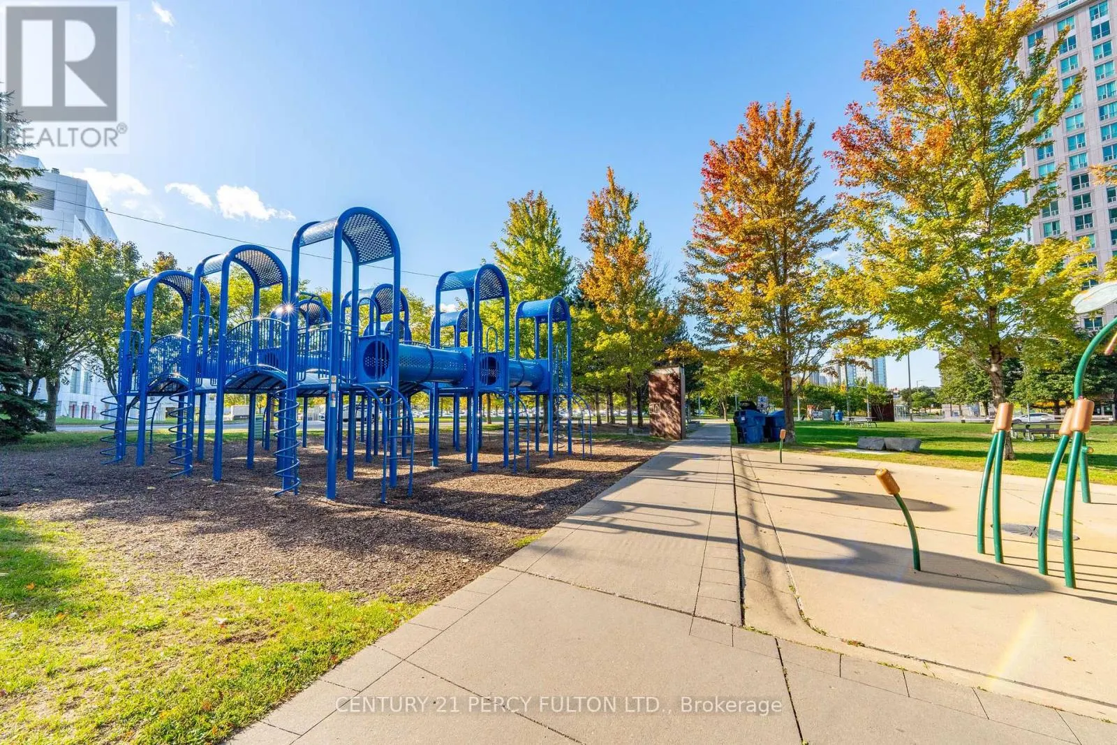 1007 - 8 LEE CENTRE DRIVE