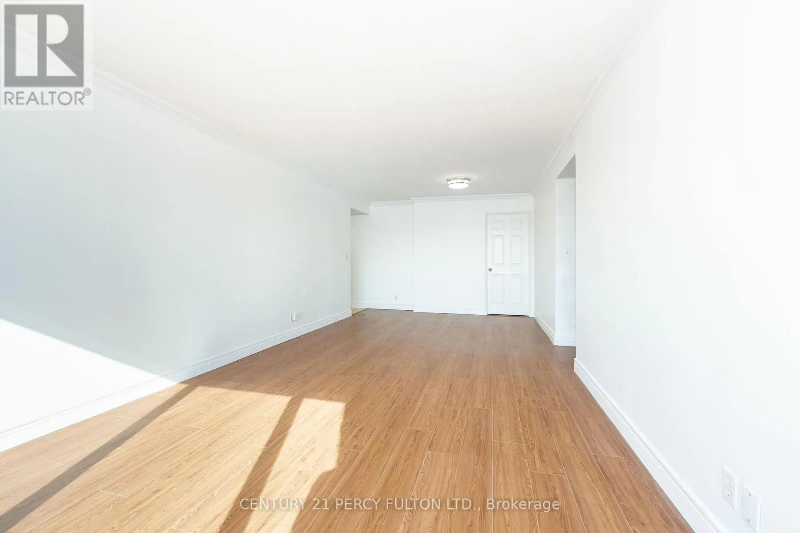 1007 - 8 LEE CENTRE DRIVE