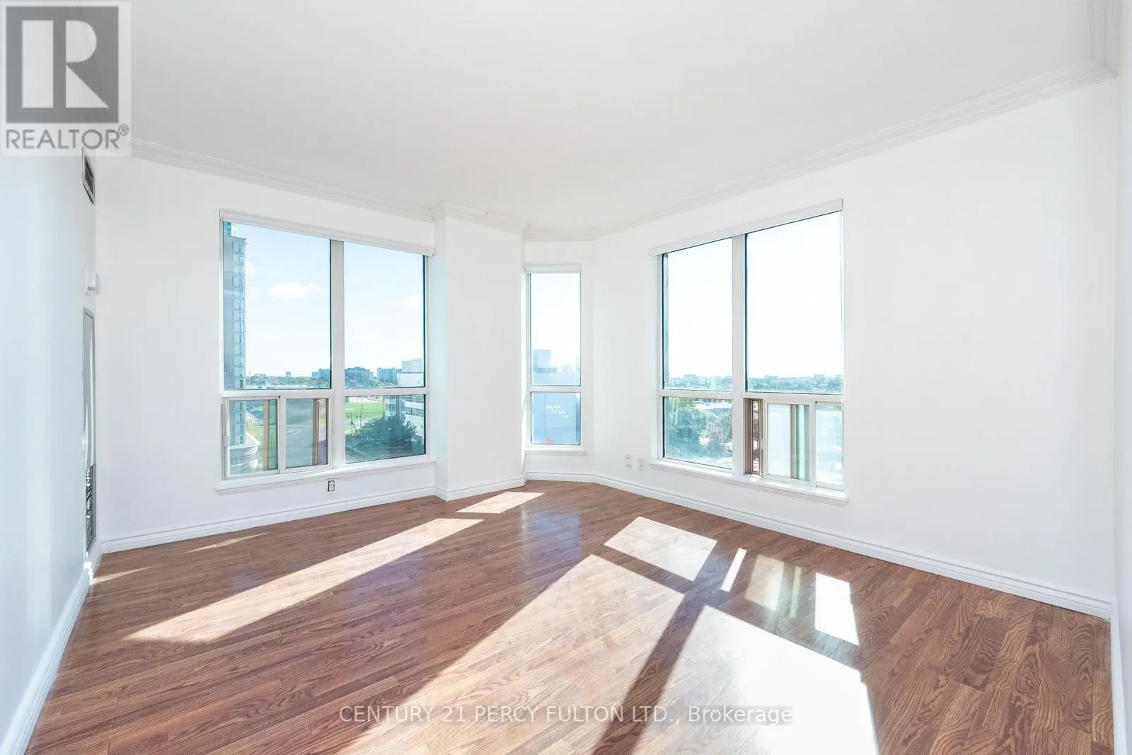 1007 - 8 LEE CENTRE DRIVE