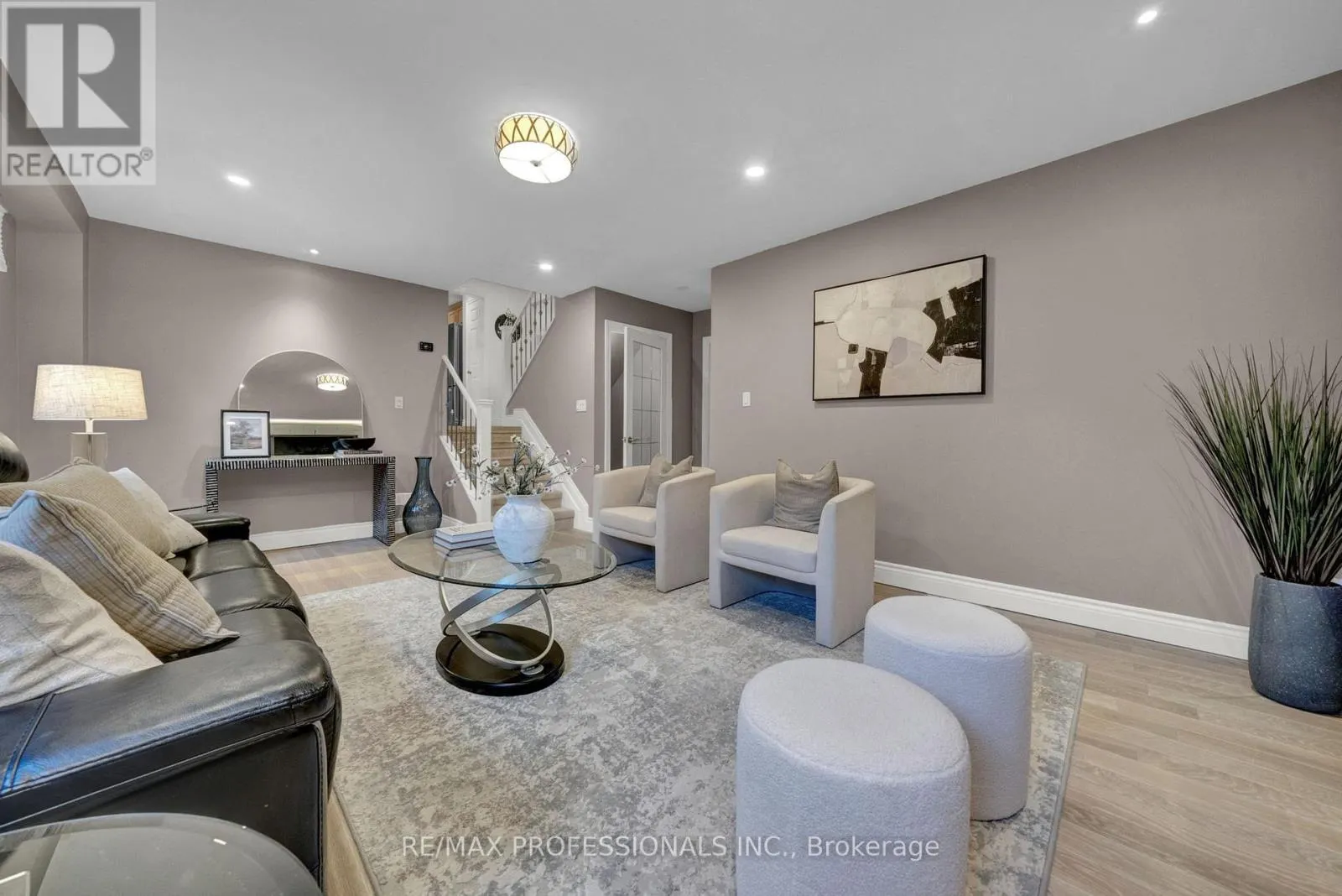 23 SUNICREST BOULEVARD