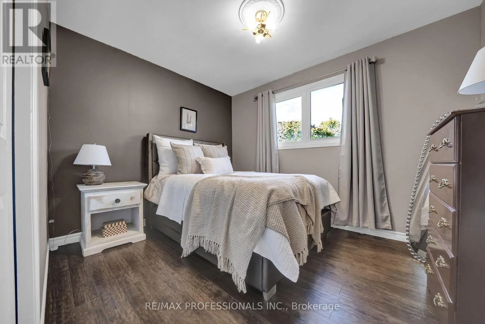23 SUNICREST BOULEVARD