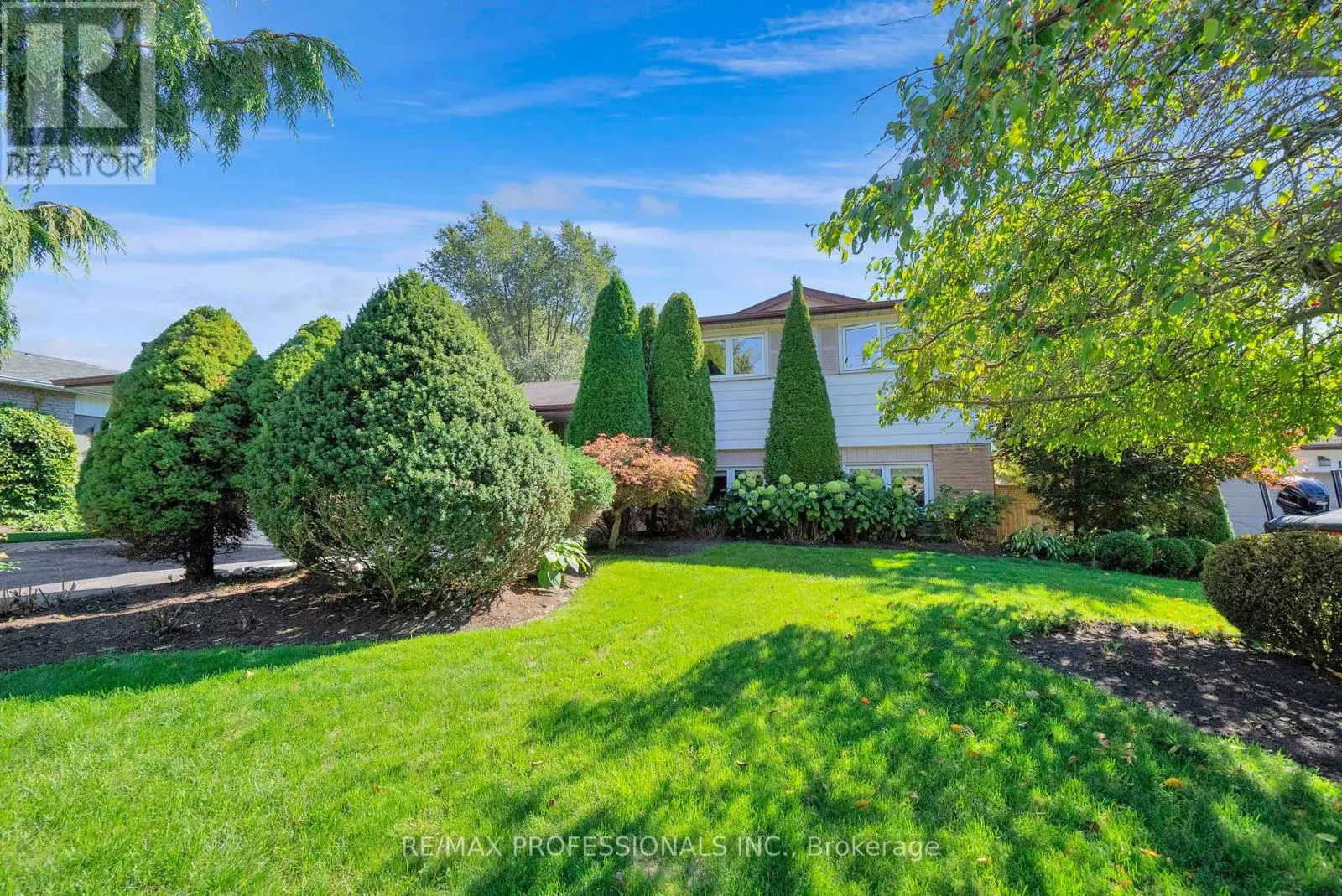 23 SUNICREST BOULEVARD