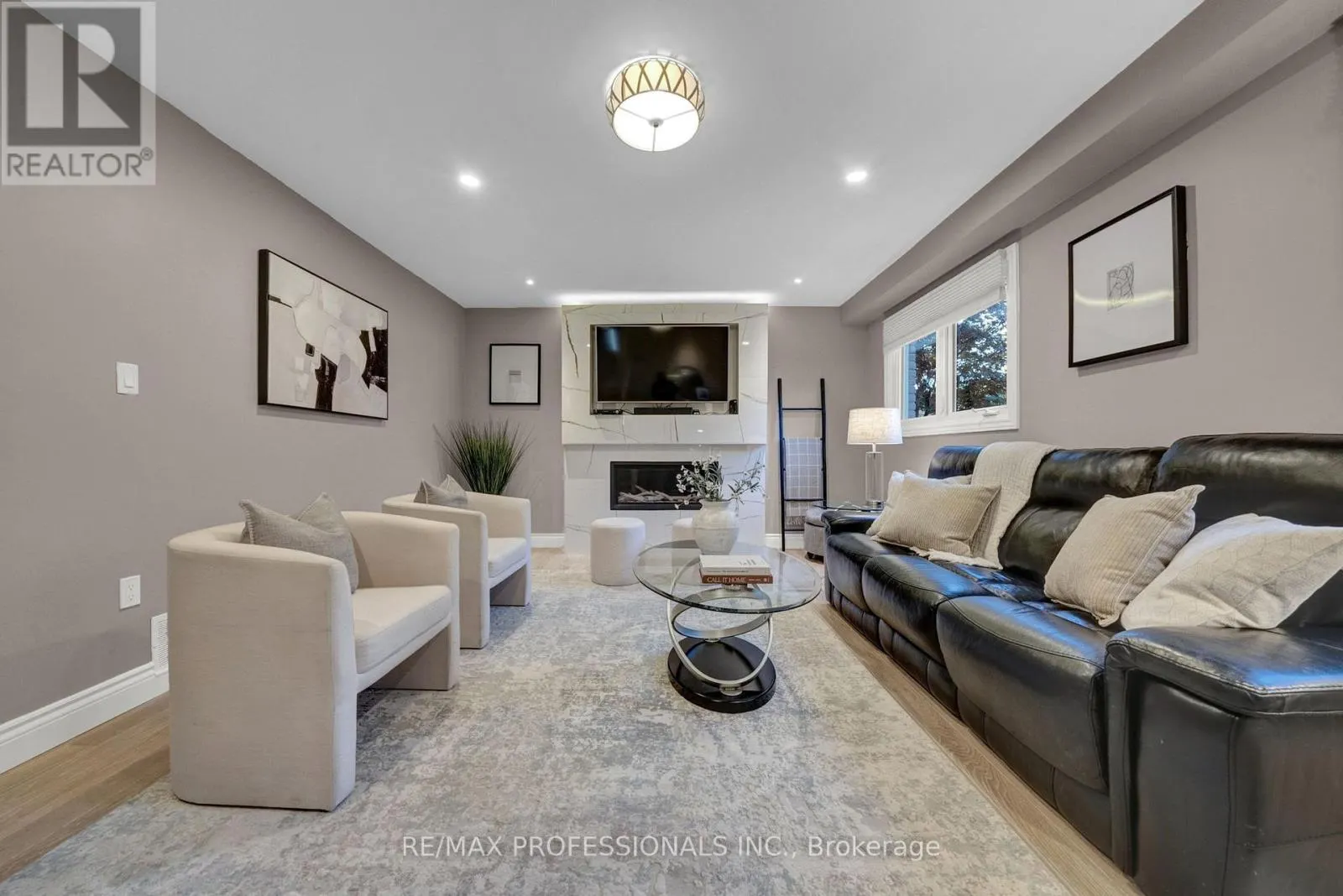 23 SUNICREST BOULEVARD