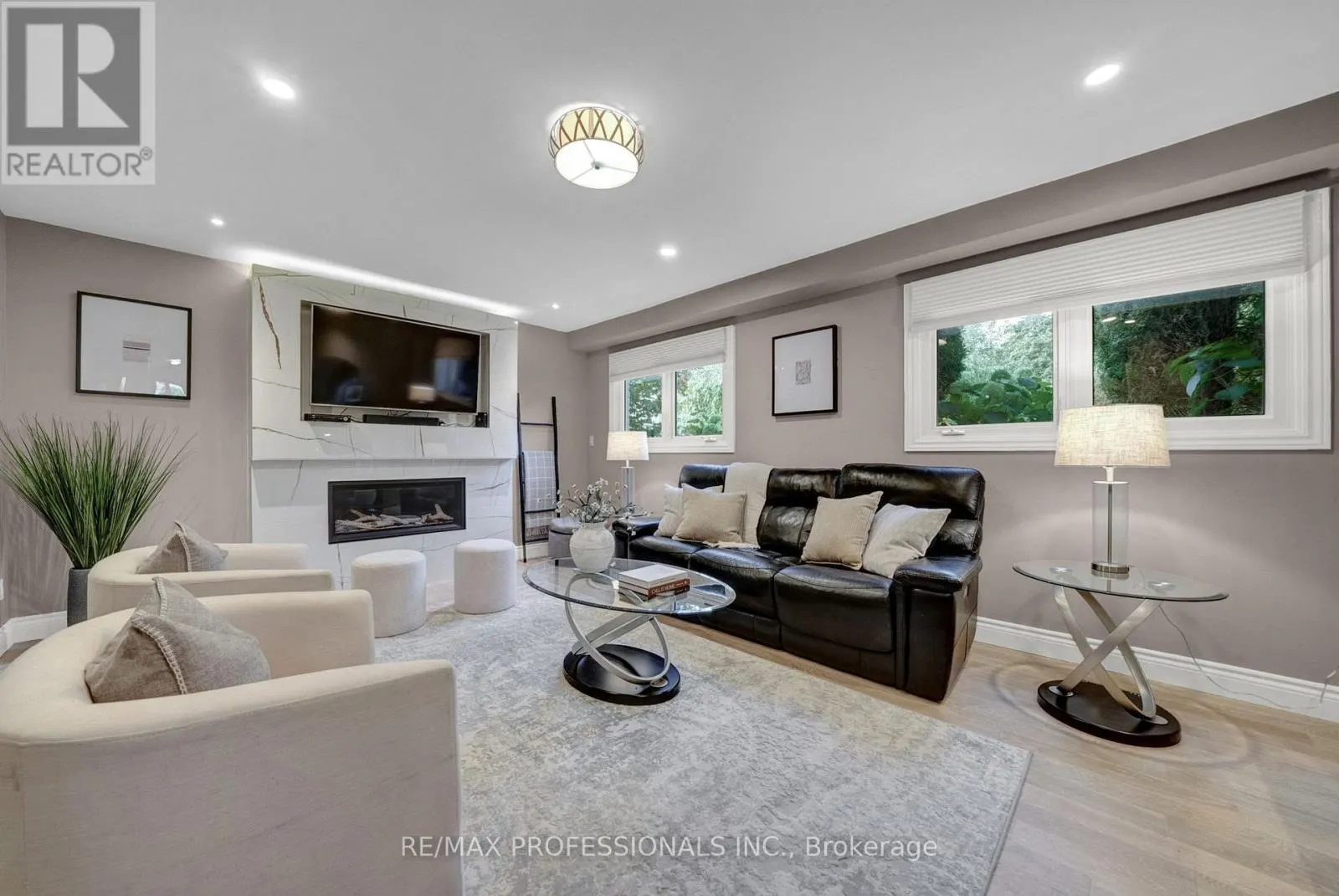 23 SUNICREST BOULEVARD