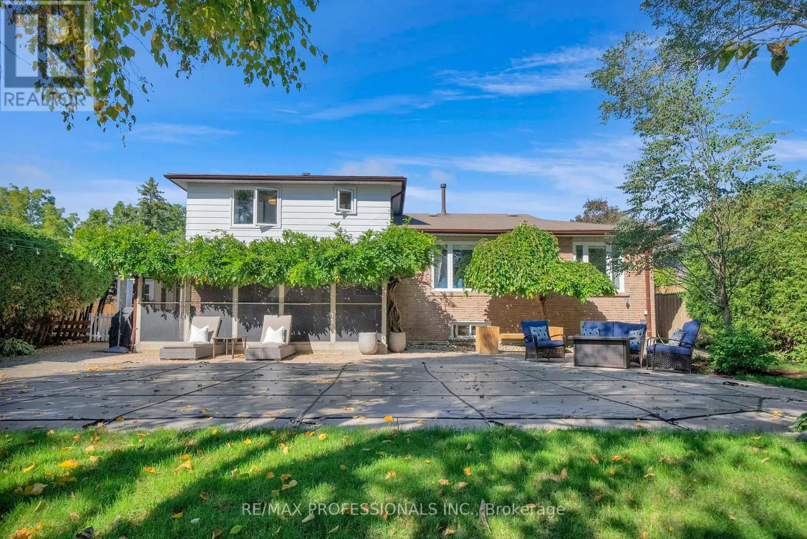 23 SUNICREST BOULEVARD