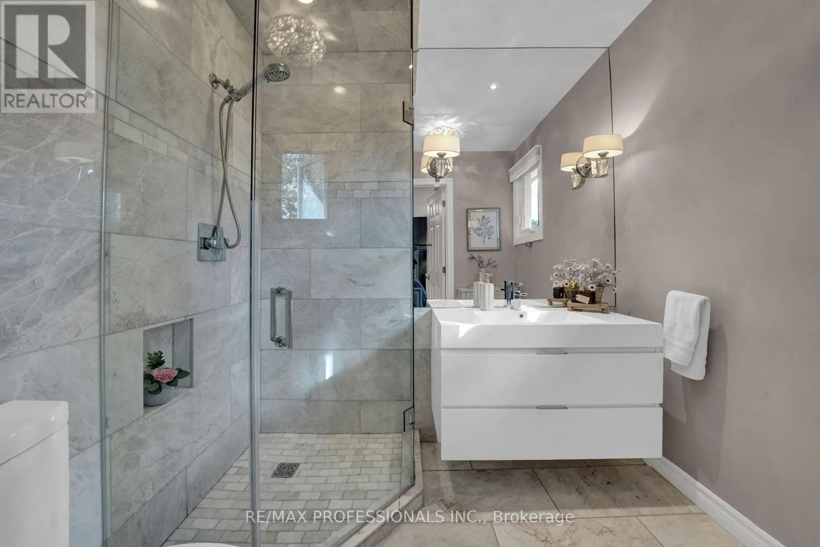 23 SUNICREST BOULEVARD