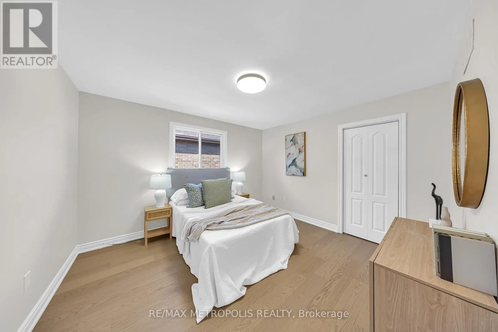 296 THORNTON ROAD N