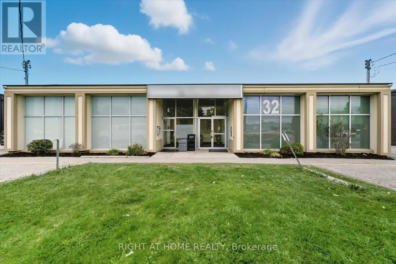 30-32 PROGRESS AVENUE