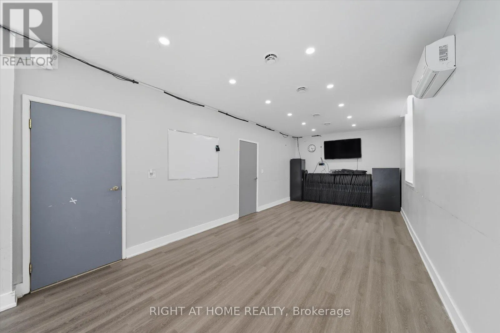 30-32 PROGRESS AVENUE