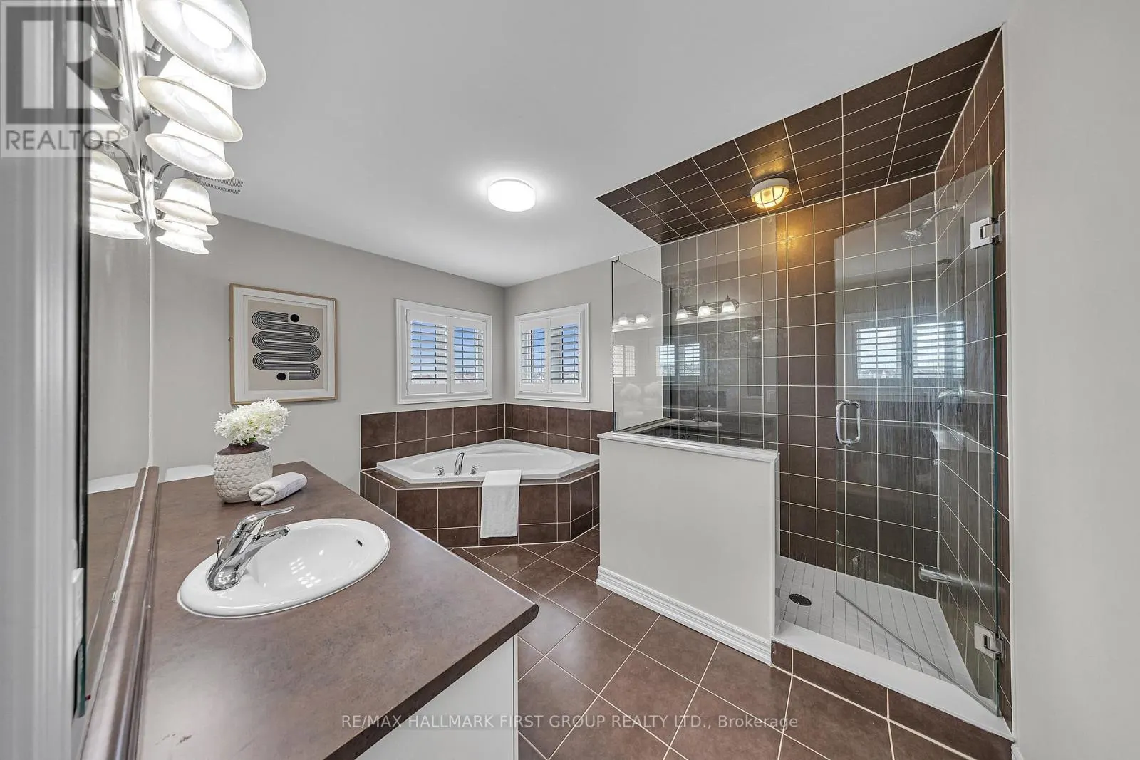 111 FRED JACKMAN AVENUE