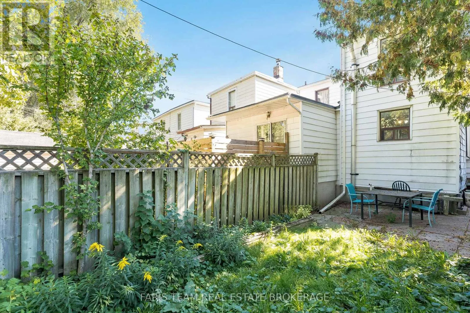 26 QUEENSDALE AVENUE