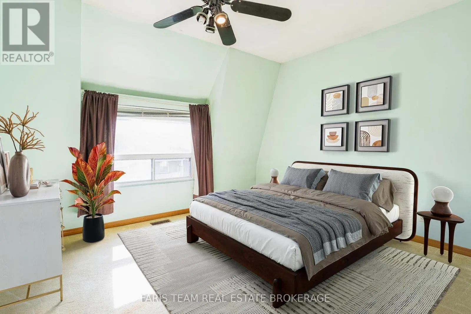 26 QUEENSDALE AVENUE
