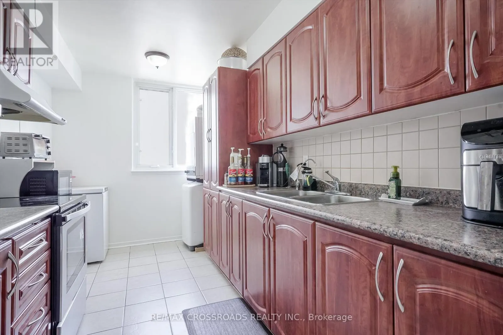 1204 - 15 SEWELLS ROAD