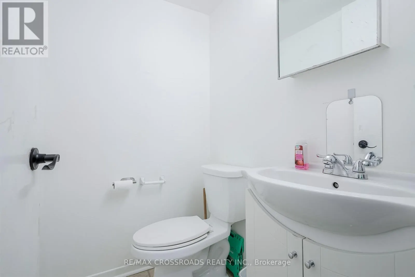 1204 - 15 SEWELLS ROAD