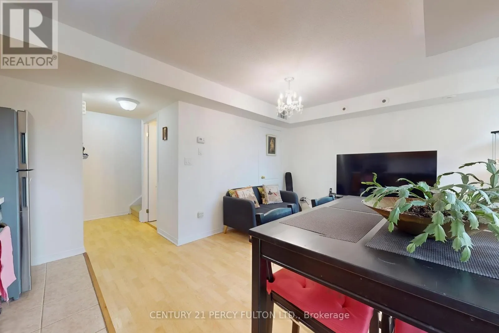 308F - 45 STRANGFORD LANE