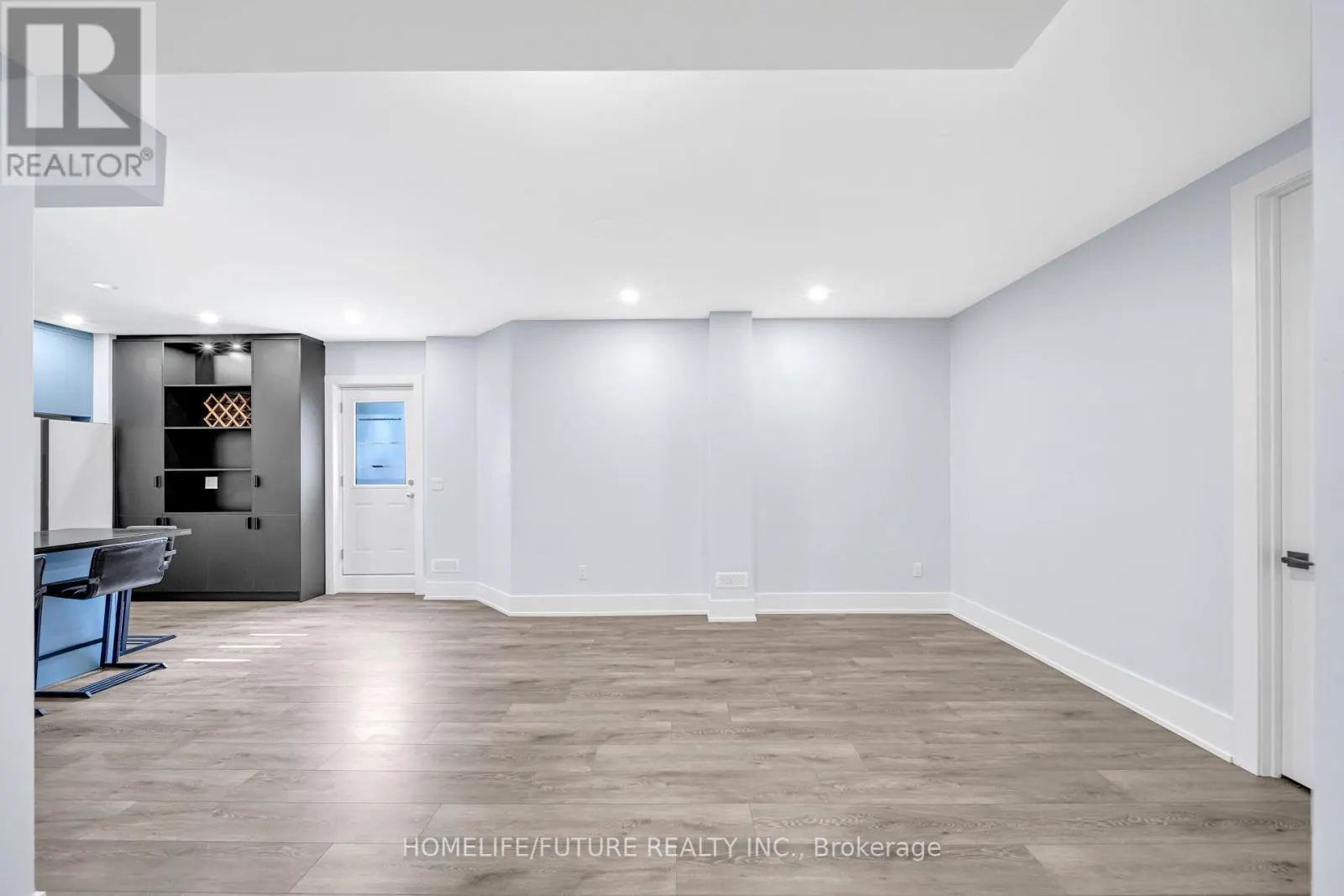 6  #BSMT - 400 FINCH AVENUE