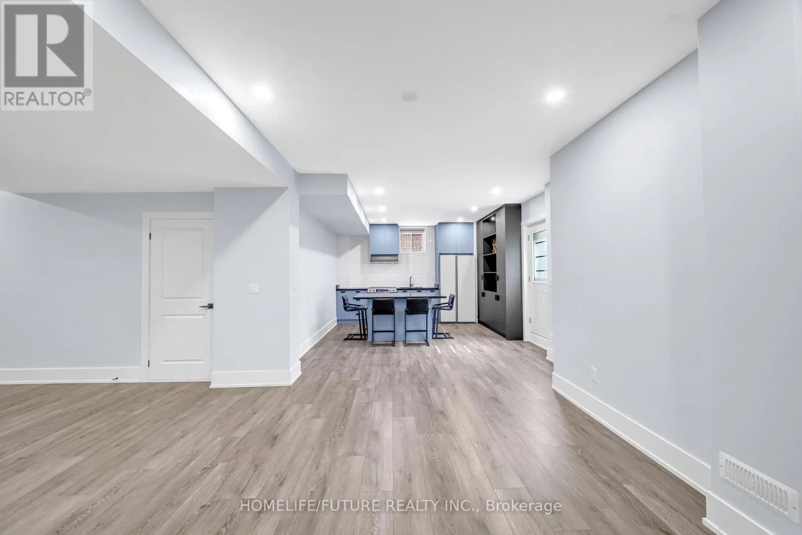6  #BSMT - 400 FINCH AVENUE