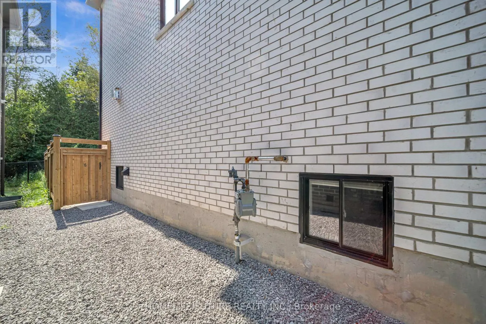 6  #BSMT - 400 FINCH AVENUE
