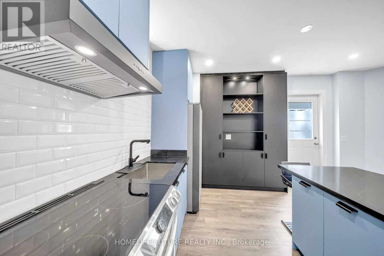 6  #BSMT - 400 FINCH AVENUE